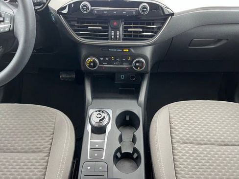 Used 2020 Ford Escape SE image 24