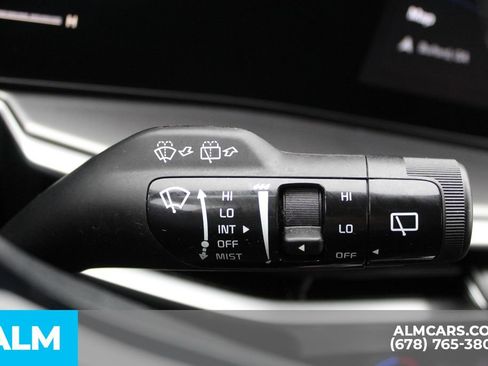 Used 2024 Kia Sorento S image 32