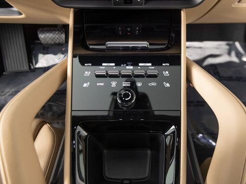 New 2026 Porsche Cayenne image 22