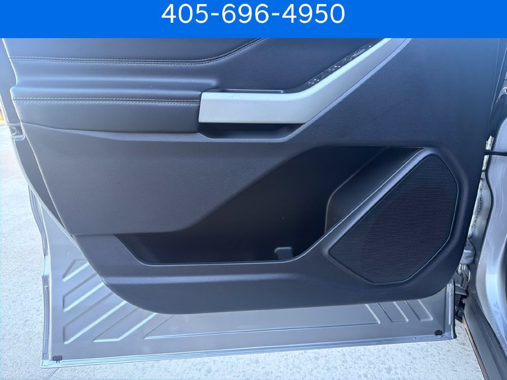 Used 2022 Ford Explorer Limited w/ Equipment Group 301A RWD image 15