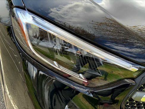 Certified 2025 Mercedes-Benz GLC 300 4MATIC image 17