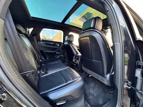 Used 2019 Porsche Cayenne S AWD/4WD image 24