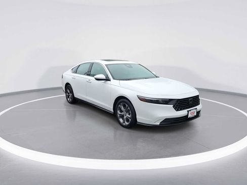 Used 2024 Honda Accord EX image 2