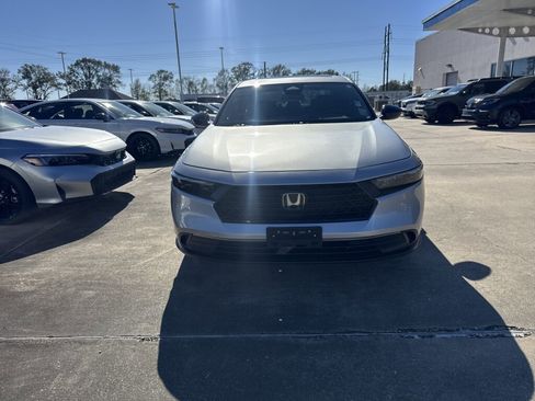 Used 2024 Honda Accord Sport image 2