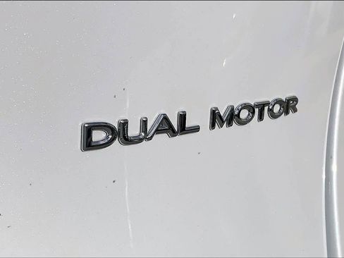 Used 2021 Tesla Model Y Long Range image 9