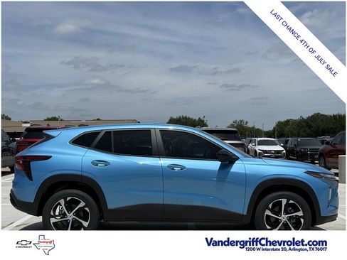 New 2026 Chevrolet Trax RS w/ Sunroof Package FWD image 3