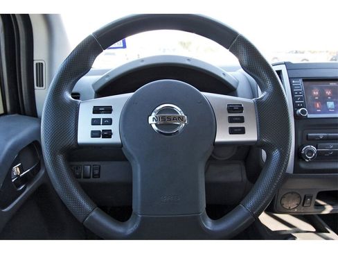 Used 2021 Nissan Frontier SV image 9