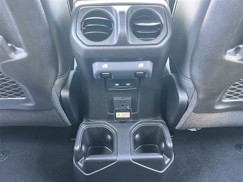 New 2025 Jeep Gladiator Rubicon image 24