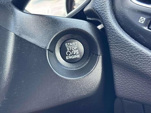 Used 2019 Jeep Compass Latitude w/ Popular Equipment Group AWD/4WD image 28
