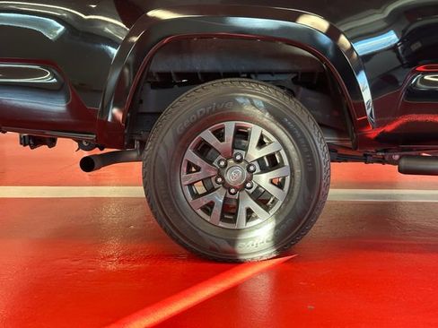 Used 2023 Toyota Tacoma SR5 AWD/4WD image 29