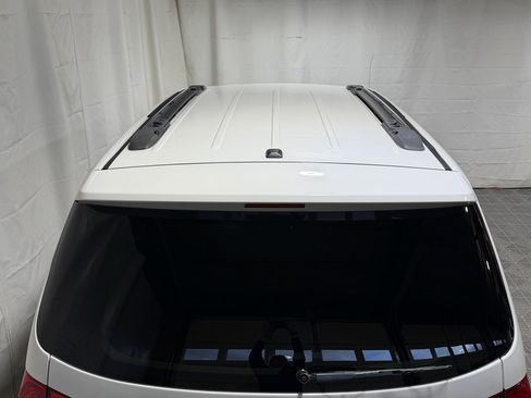 Used 2012 Volkswagen Routan SE image 7