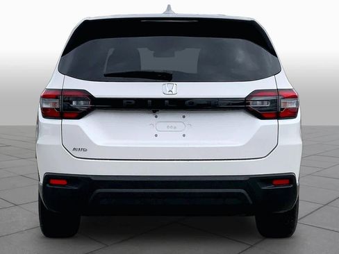 Used 2023 Honda Pilot LX image 5