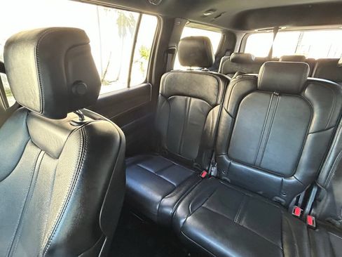 Used 2024 Jeep Wagoneer Series II w/ Flexible Seating Group AWD/4WD image 13