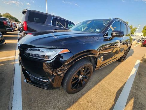 Used 2018 Volvo XC90 T5 Momentum FWD image 2