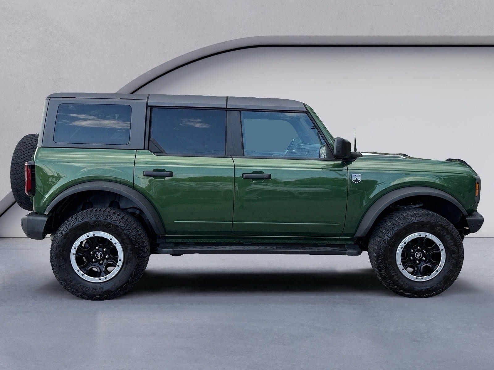 Used 2023 Ford Bronco Big Bend w/ Sasquatch Package AWD/4WD image 6