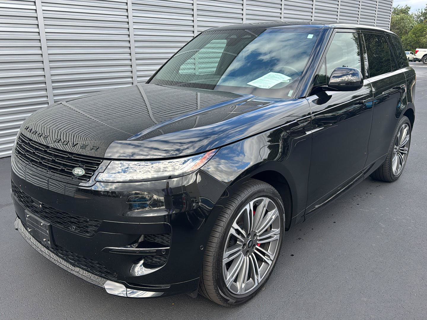 Certified 2024 Land Rover Range Rover Sport Dynamic SE AWD/4WD image 1