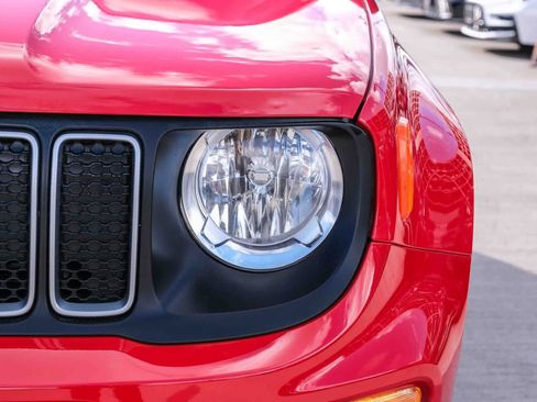 Used 2023 Jeep Renegade Latitude AWD/4WD image 10