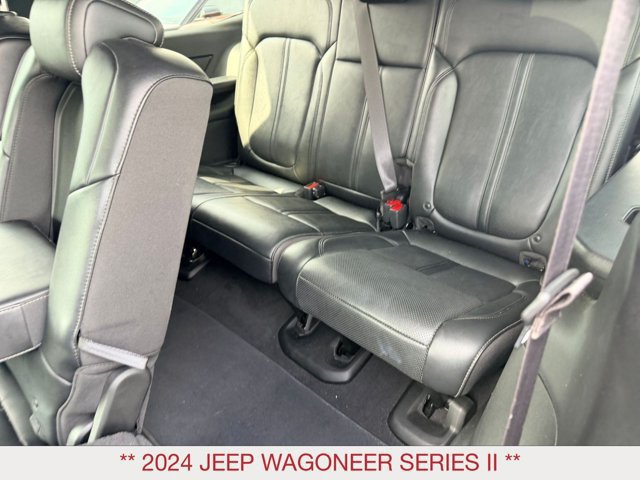 Certified 2024 Jeep Wagoneer Series II w/ Flexible Seating Group AWD/4WD image 19