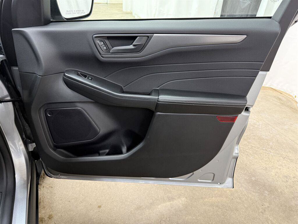 Used 2023 Ford Escape Active AWD/4WD image 31
