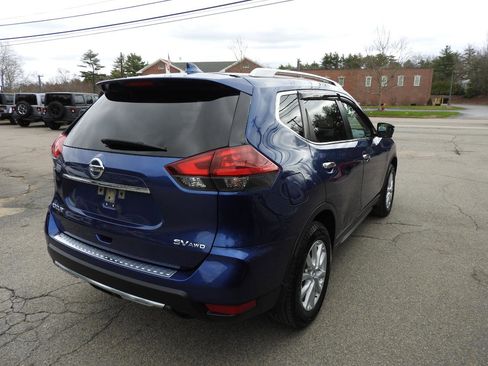 Used 2018 Nissan Rogue SV w/ Sun & Sound Touring Package image 4
