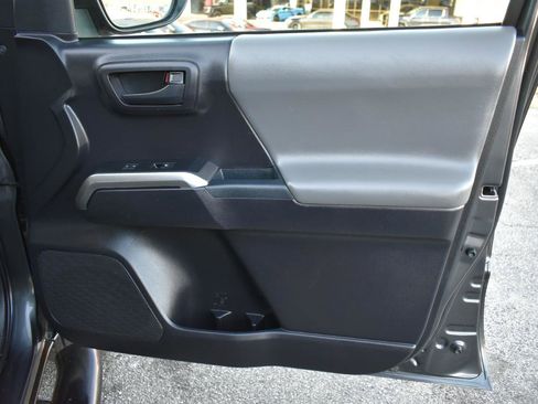 Used 2019 Toyota Tacoma SR5 image 39