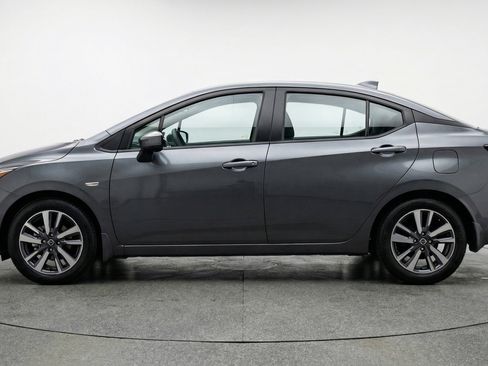 Used 2025 Nissan Versa SV image 5