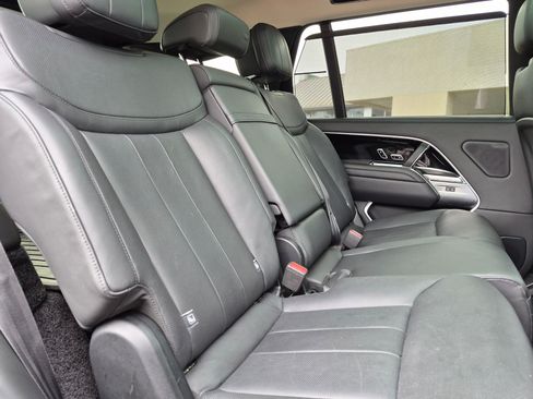 Used 2023 Land Rover Range Rover Long Wheelbase SE AWD/4WD image 24