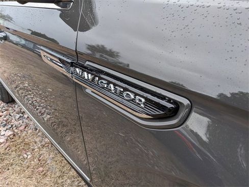 Used 2024 Lincoln Navigator L Black Label image 4
