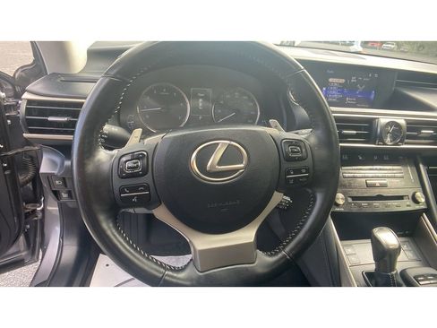 Used 2018 Lexus IS 300 AWD image 15