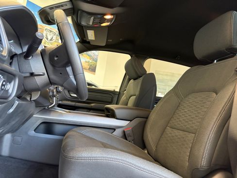 New 2026 RAM 1500 Express AWD/4WD image 12