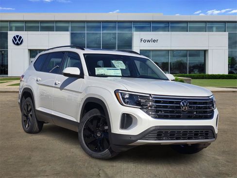 New 2026 Volkswagen Atlas SE image 1