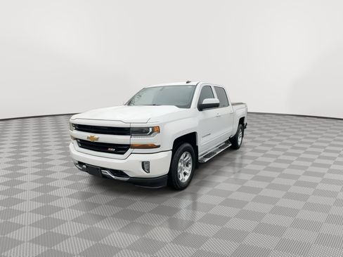 Used 2018 Chevrolet Silverado 1500 LT w/ All Star Edition image 4