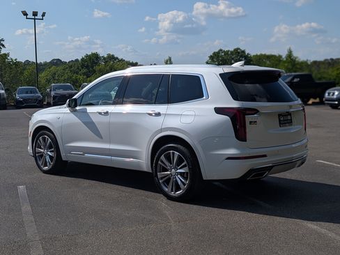 Used 2025 Cadillac XT6 Premium Luxury image 5