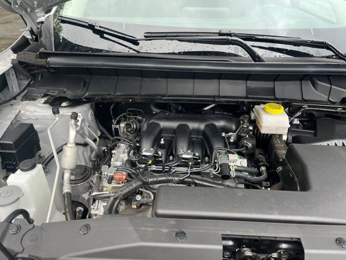 Used 2025 Nissan Pathfinder SV FWD image 34
