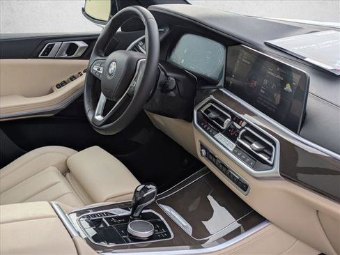 Used 2022 BMW X5 sDrive40i w/ Parking Assistance Package image 25