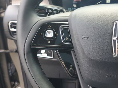 New 2025 Lincoln Corsair Reserve image 17