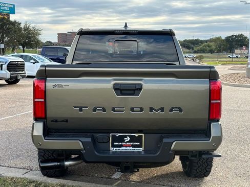 New 2025 Toyota Tacoma TRD Sport image 6