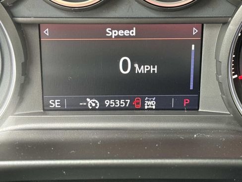 Used 2021 Chevrolet Tahoe LT image 28