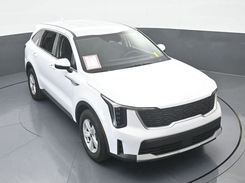 Used 2024 Kia Sorento LX image 53