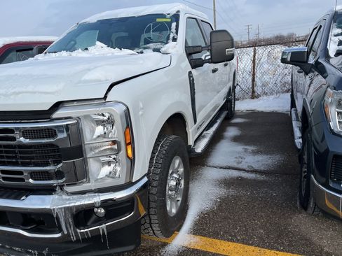Used 2024 Ford F250 XLT image 5