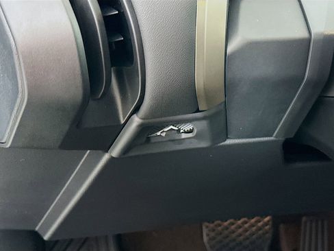 Used 2025 BMW X3 xDrive30i w/ Premium Package image 12