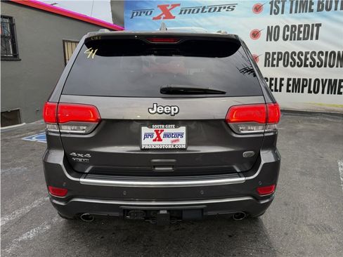 Used 2017 Jeep Grand Cherokee Overland w/ Jeep Active Safety Group image 5