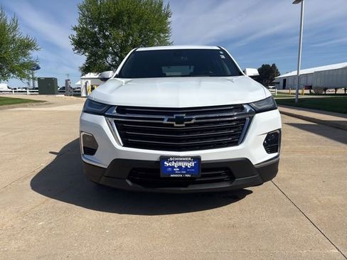 Used 2023 Chevrolet Traverse LT FWD image 4