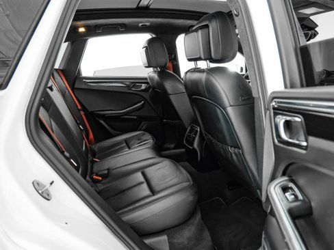 Used 2016 Porsche Macan Turbo w/ Premium Package Plus image 36