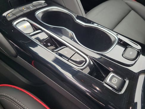 Used 2023 Buick Envision Essence w/ Technology Package I image 34