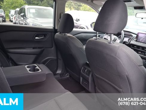 Used 2024 Nissan Rogue SV FWD image 24
