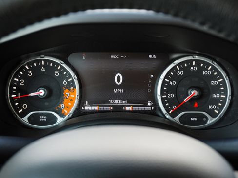 Used 2018 Jeep Renegade Limited w/ UConnect 8.4 Nav Group AWD/4WD image 21