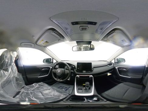 New 2025 Toyota RAV4 XLE image 17