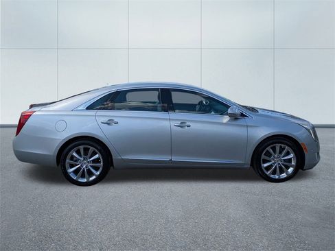 Used 2014 Cadillac XTS Luxury image 2