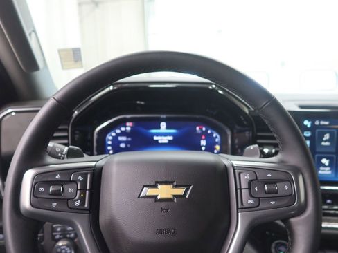 Used 2025 Chevrolet Silverado 1500 LTZ AWD/4WD image 18